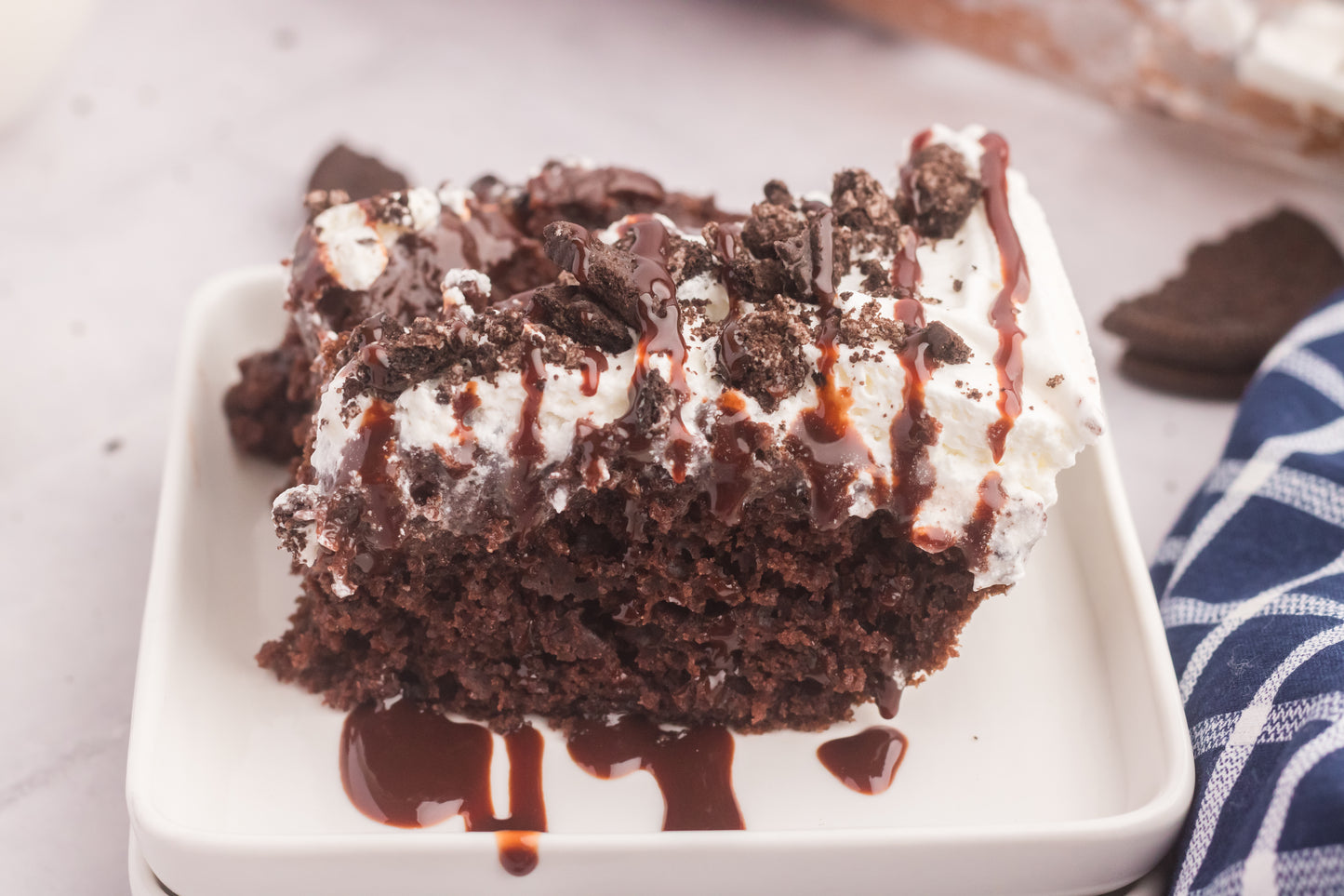 Oreo Poke Cake Set 2
