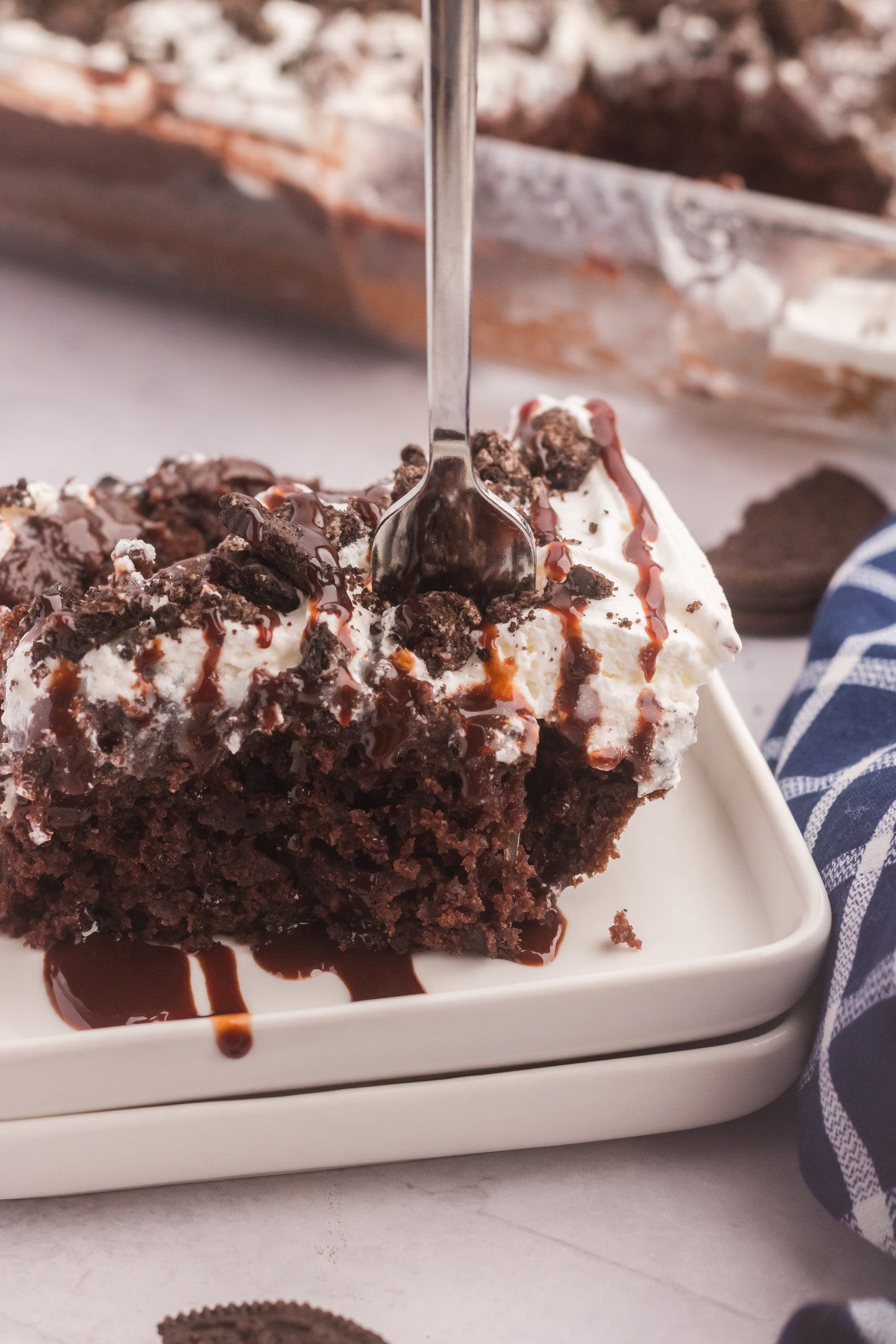Oreo Poke Cake Set 2