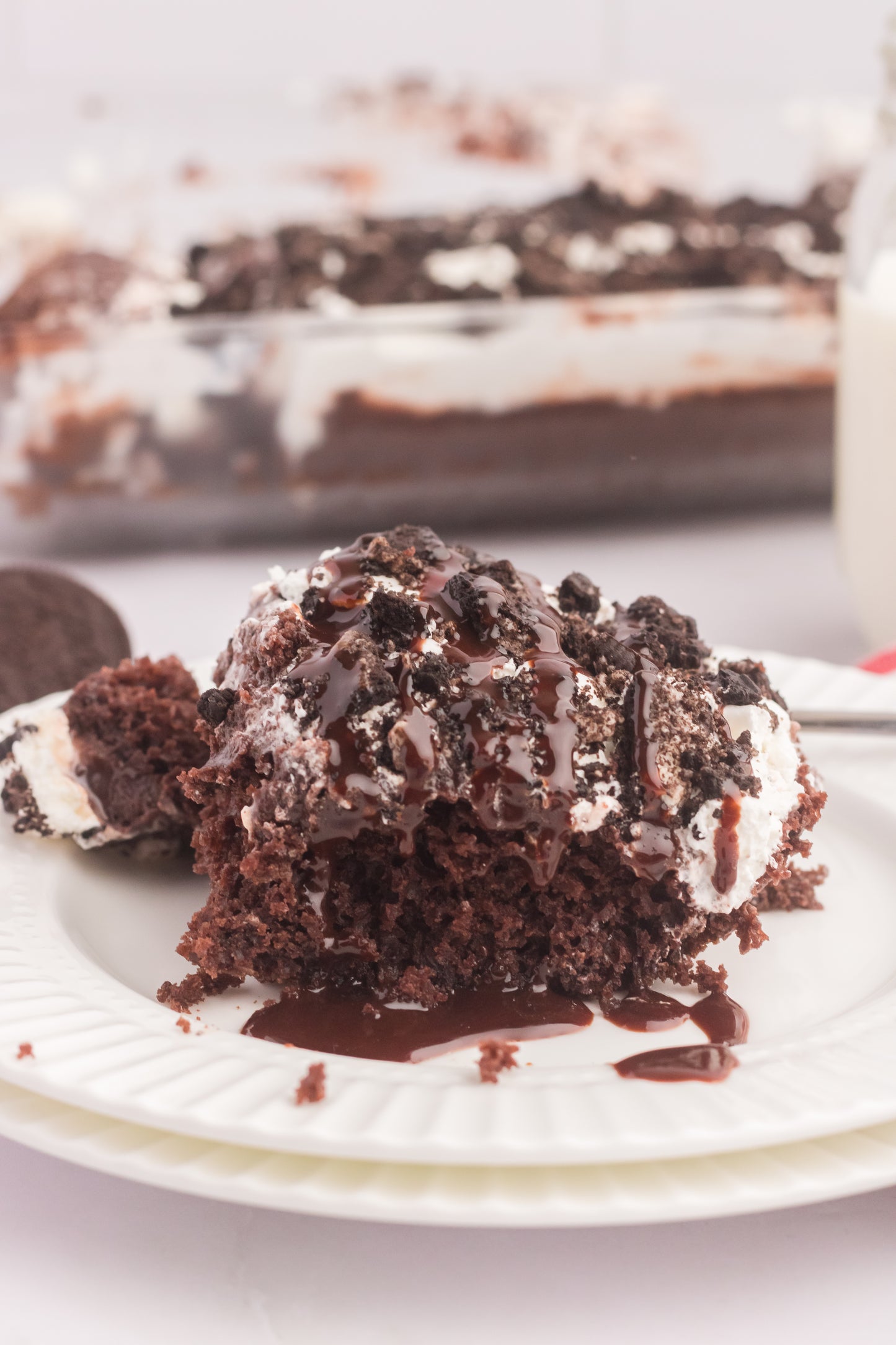 Oreo Poke Cake Set 3