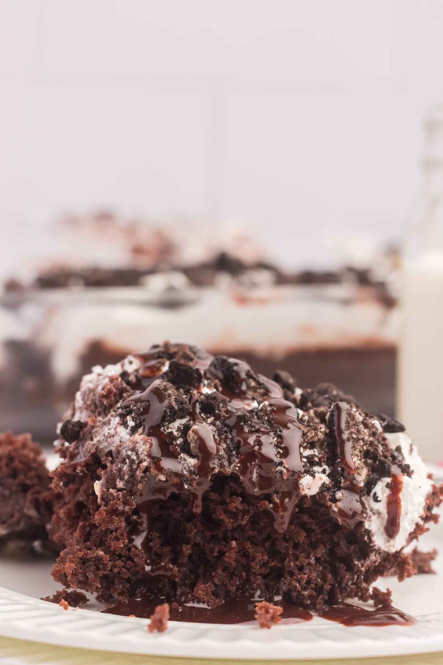Oreo Poke Cake Set 3