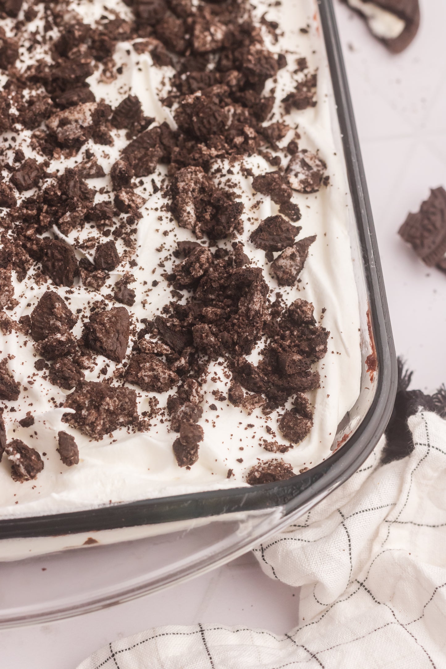 Oreo Poke Cake Set 1