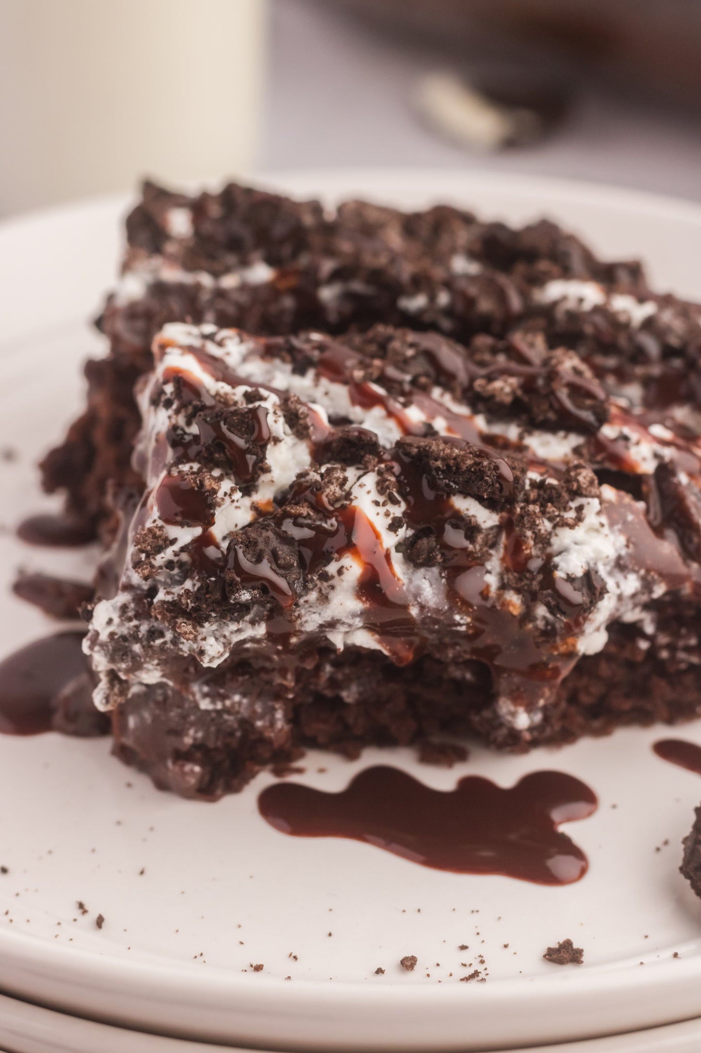 Oreo Poke Cake Set 1