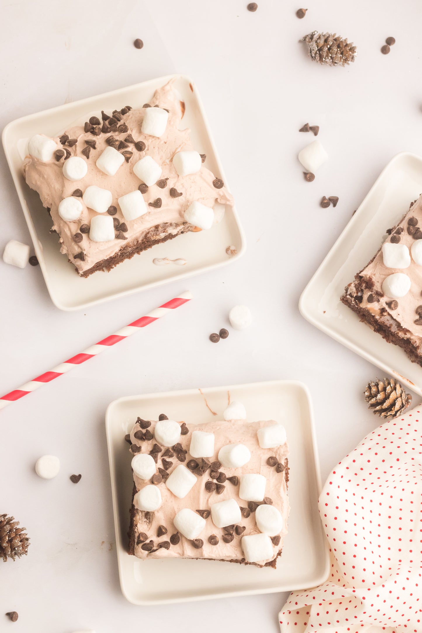 Hot Chocolate Poke Cake Set 1