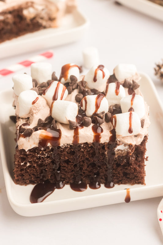 Hot Chocolate Poke Cake Set 1