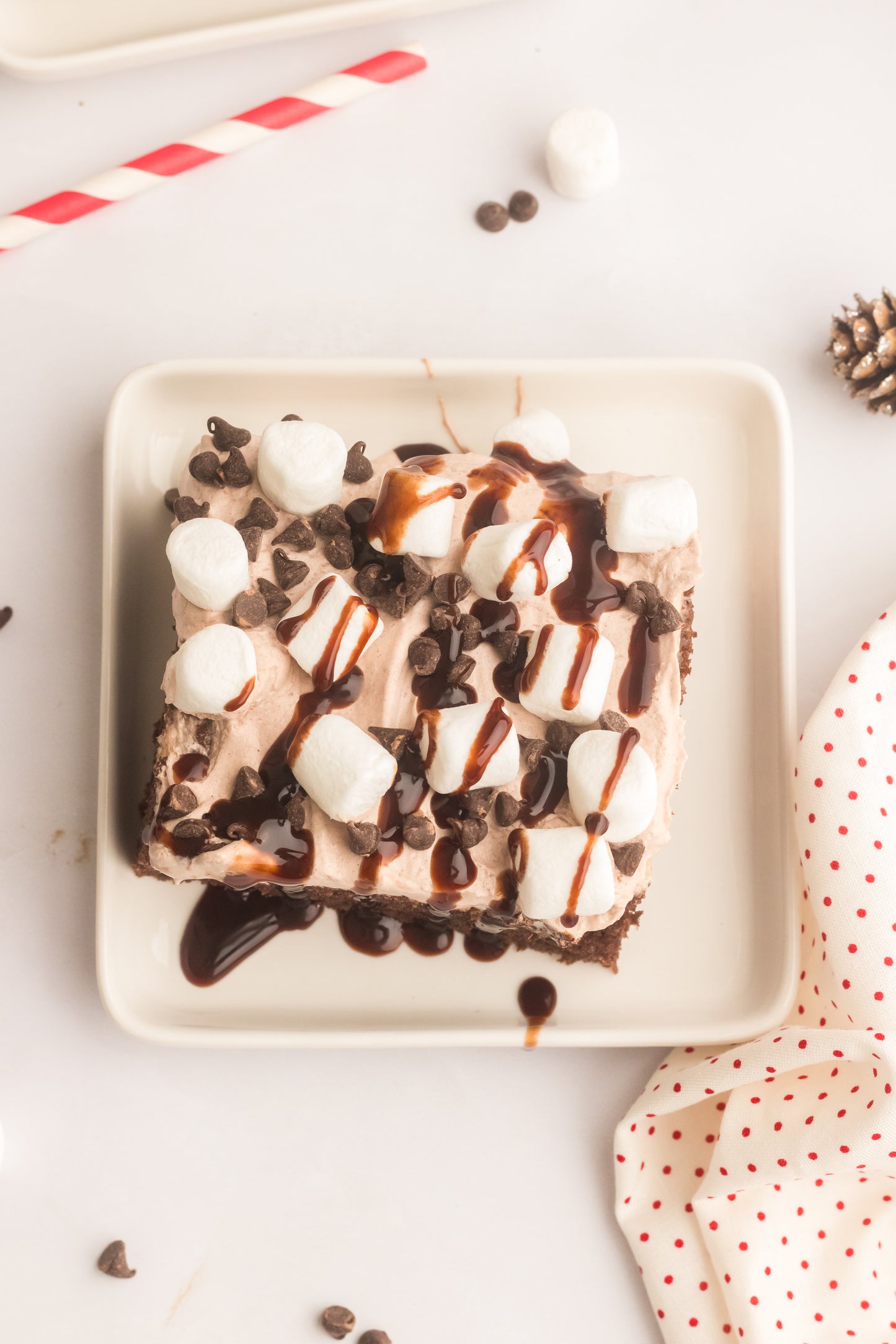 Hot Chocolate Poke Cake Set 1