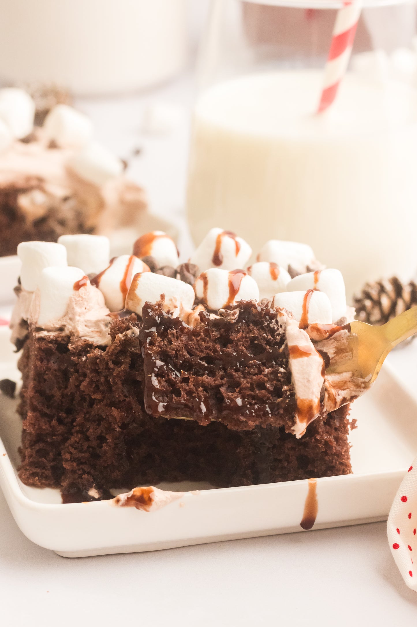 Hot Chocolate Poke Cake Set 1