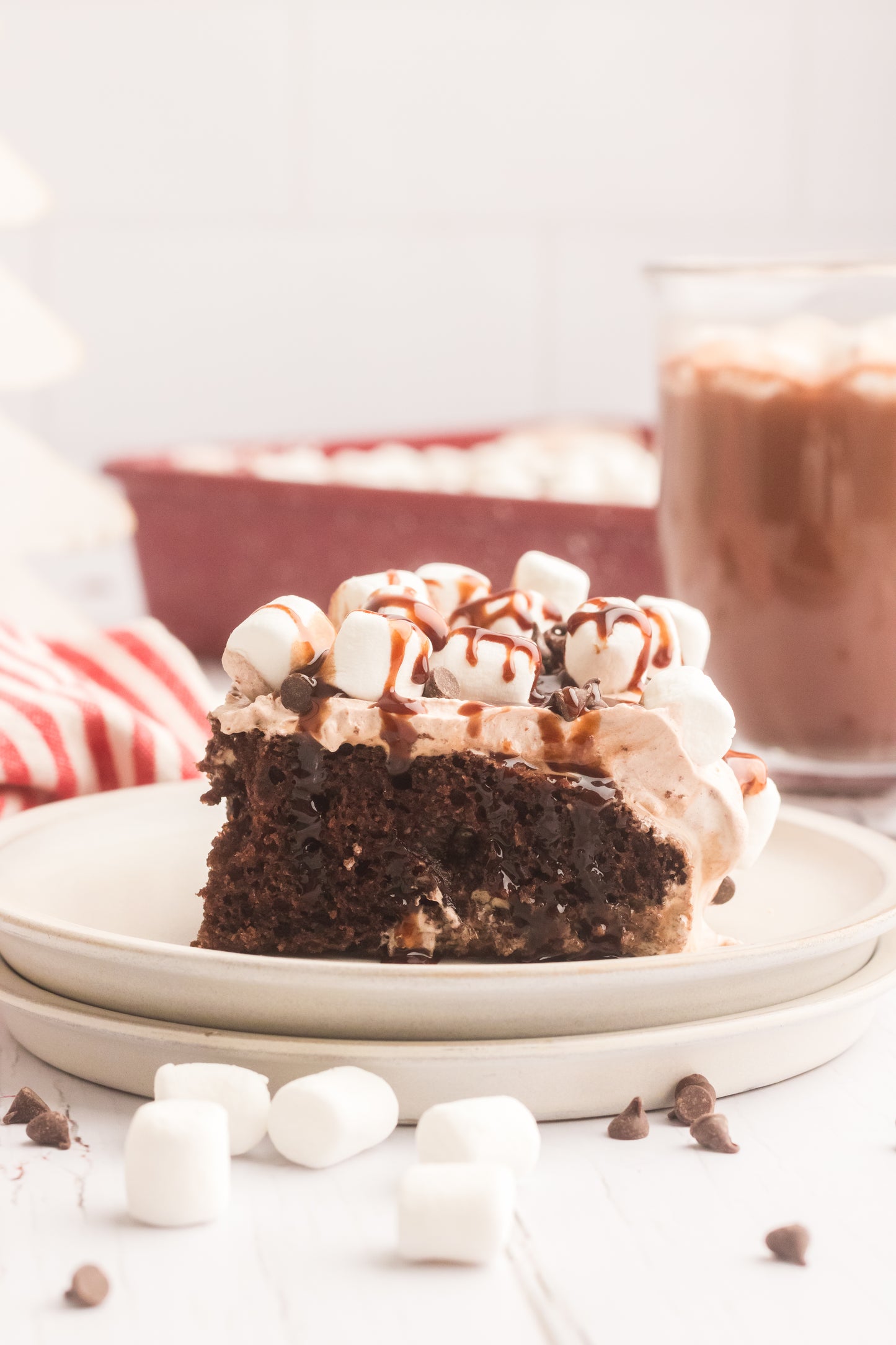 Hot Chocolate Poke Cake Set 2