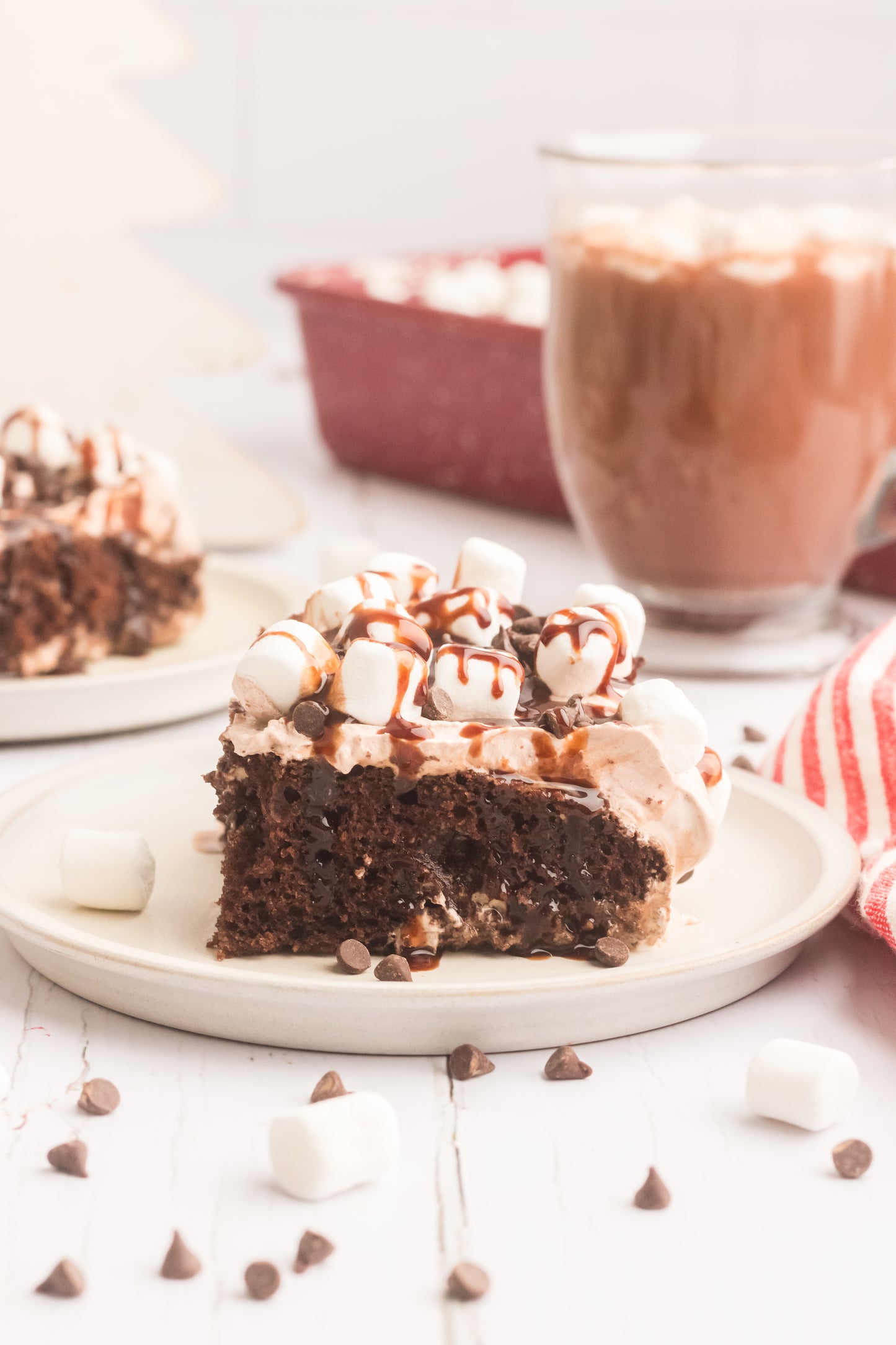 Hot Chocolate Poke Cake Set 2