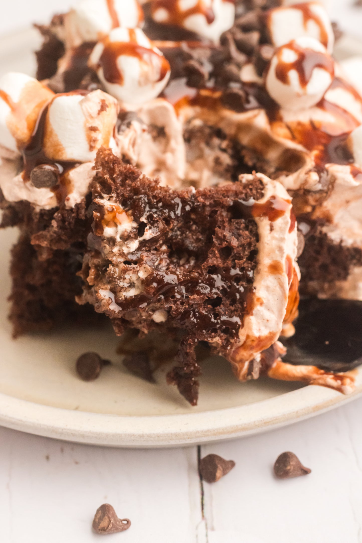 Hot Chocolate Poke Cake Set 2